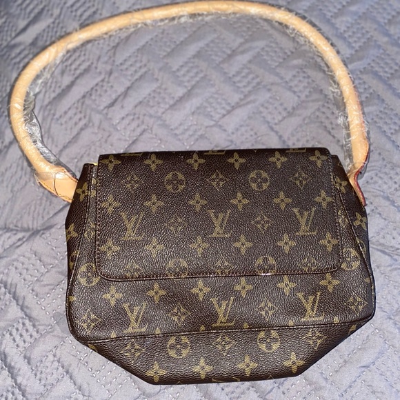 Gorgeous Vintage Louis Vuitton Shoulder Bag✨❗️ - Picture 1 of 8